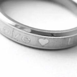 Silver stainless steel band ring size 7